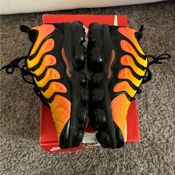 Nike Vapormax Plus “Sunset” - Picture 3 of 6